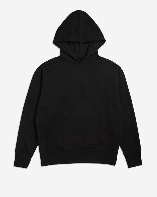 Casaco de moletom com capuz liso, bolso canguru na parte frontal, feito de moletom 100% algodão. Item unissex da marca Kiji.